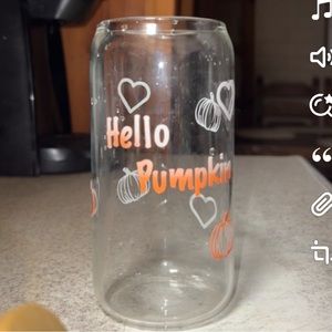 “Hello Pumpkin” Fall cups.Color changing Font! White —->Orange with cold drinks.